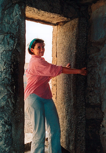 A pulling to basalt door in Qasr Asraq